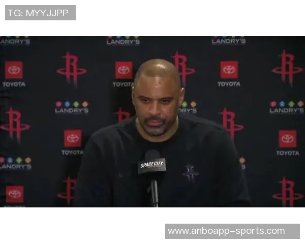 乌度卡谈下半场表现强调失误源于对持球人的夹击策略