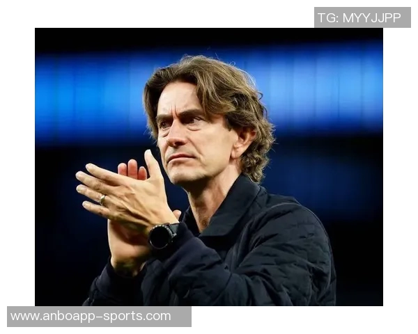 斯彭斯被弗兰克换下引发争议赛后情绪不佳引发关注