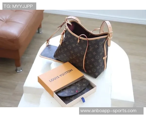 科曼告别拜仁送前队友奢华LV包包引发热议